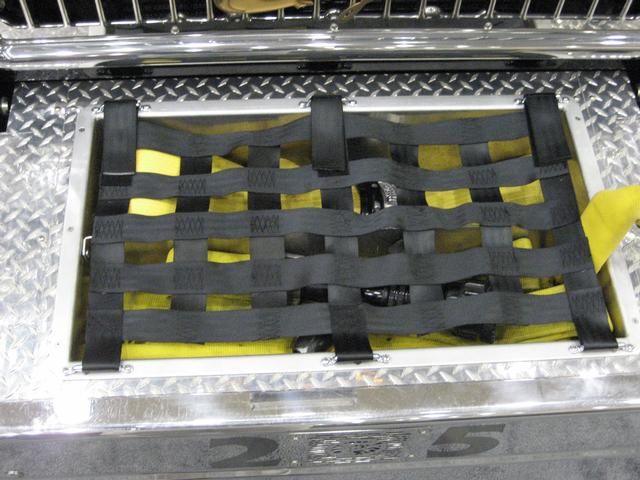 Front bumper hosewell divider / covered